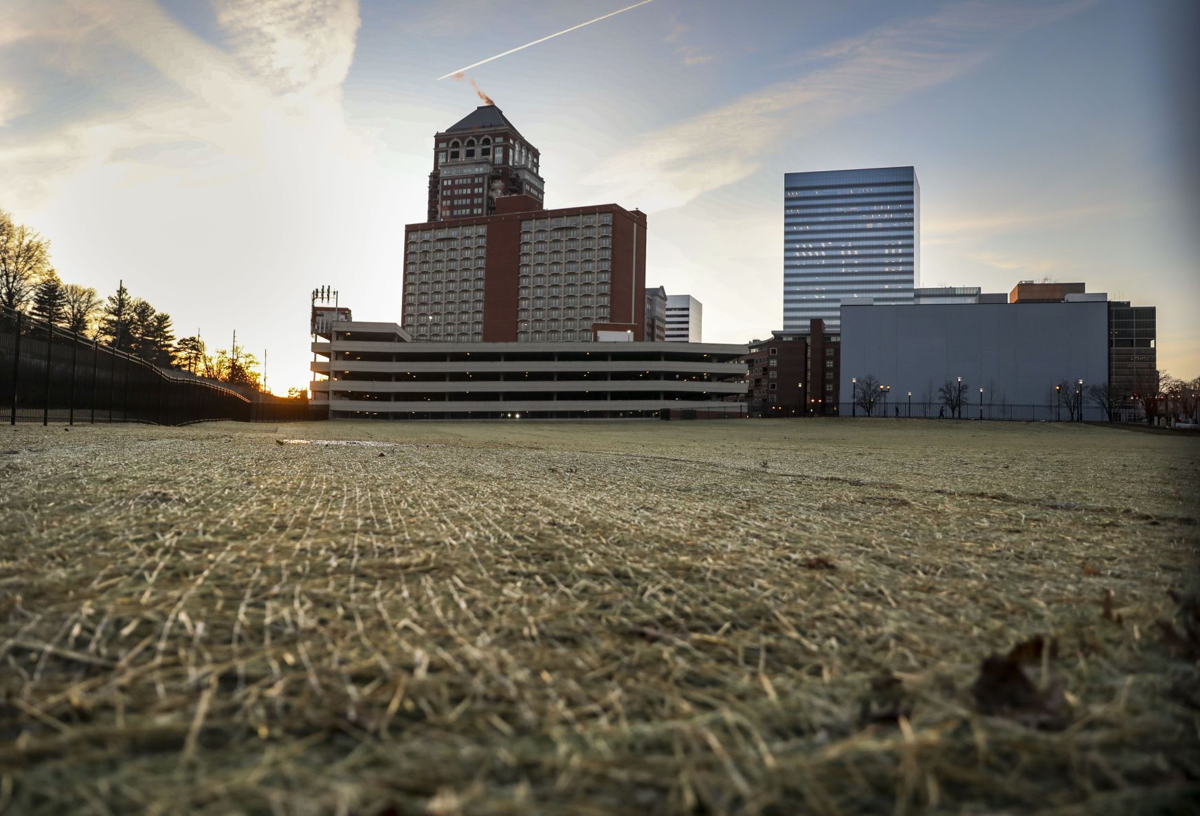Centene は Clayton Civic Center の計画を中止します